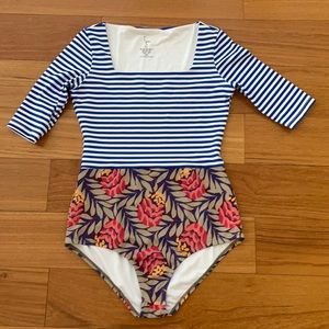 Seea Zuma Surfuite Large NWOT